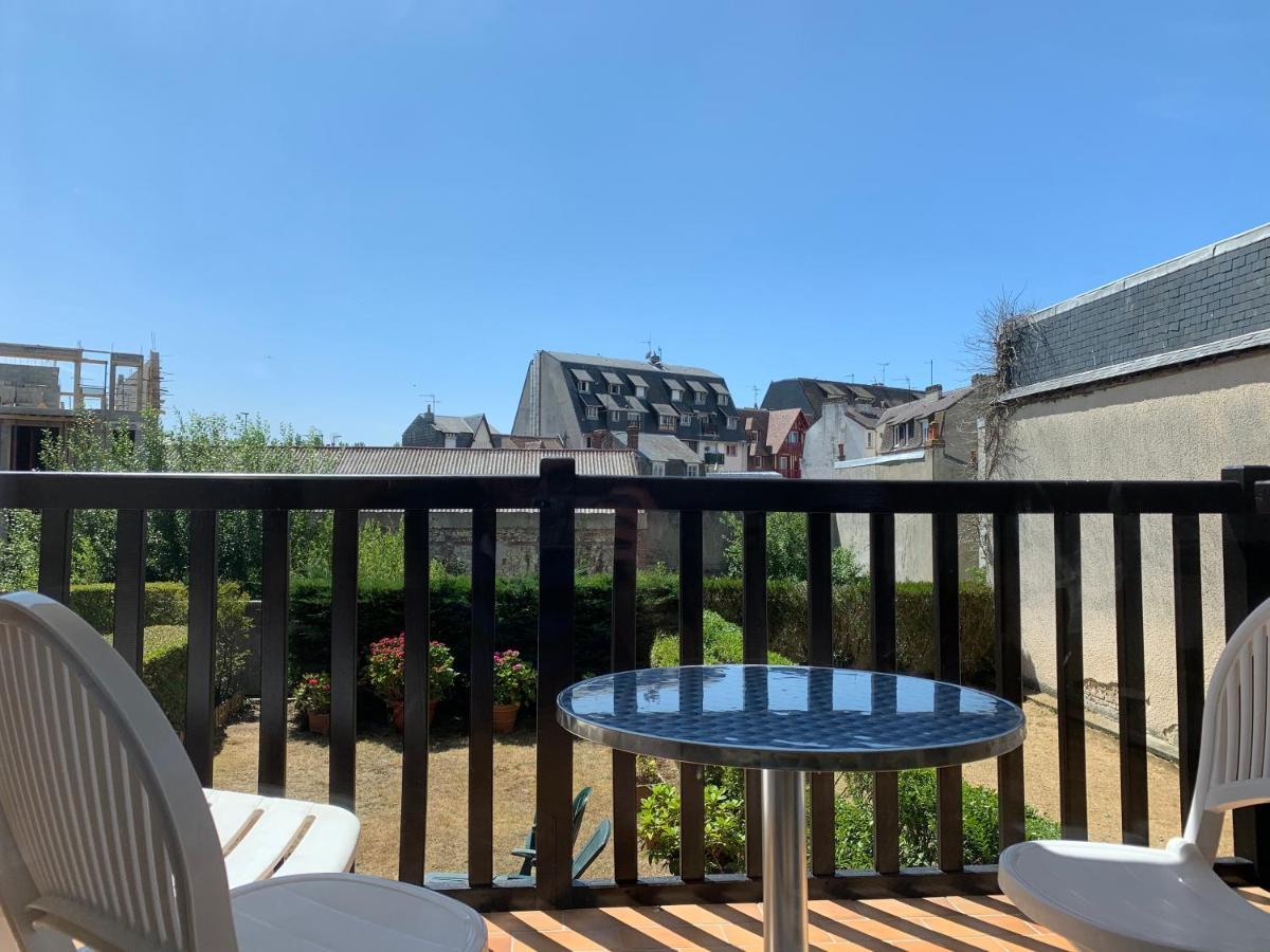 Cosy T2 Terrasse Sud - Centre Deauville Et Hippodrome Exterior photo